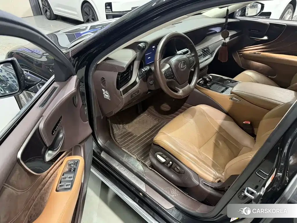 Lexus LS 2018 Черный из Китая, фото 2