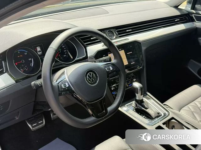Volkswagen Magotan PHEV 2022 Черный из Китая, фото 5