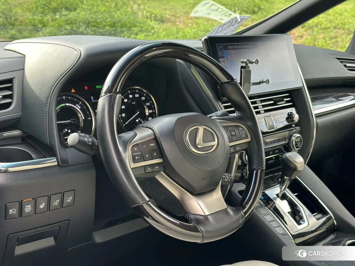 Lexus LM id 4485560 из Китая 12