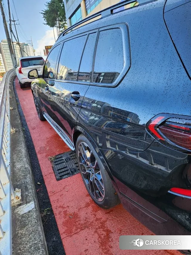 BMW X7 (G07) 2023 Черный из Кореи, фото 2