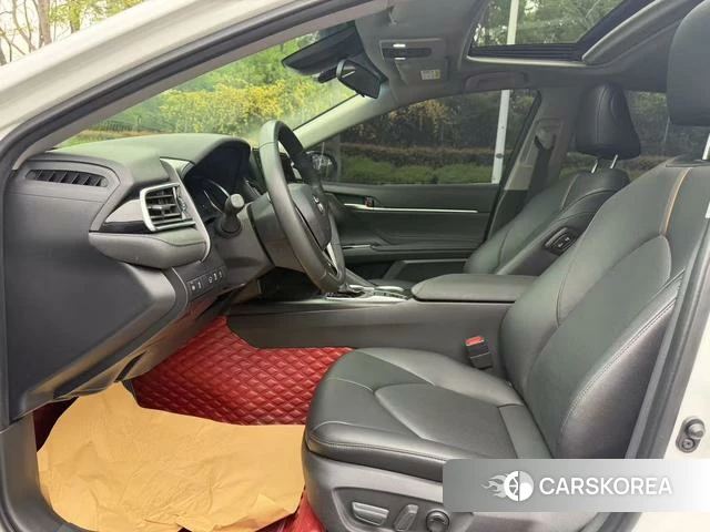 Toyota Camry 2022 Белый из Китая, фото 2