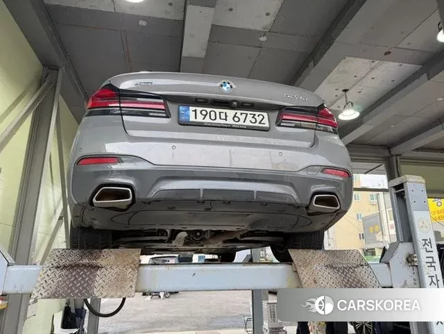 BMW 5 Series (G30) 2021 Черный из Кореи, фото 2