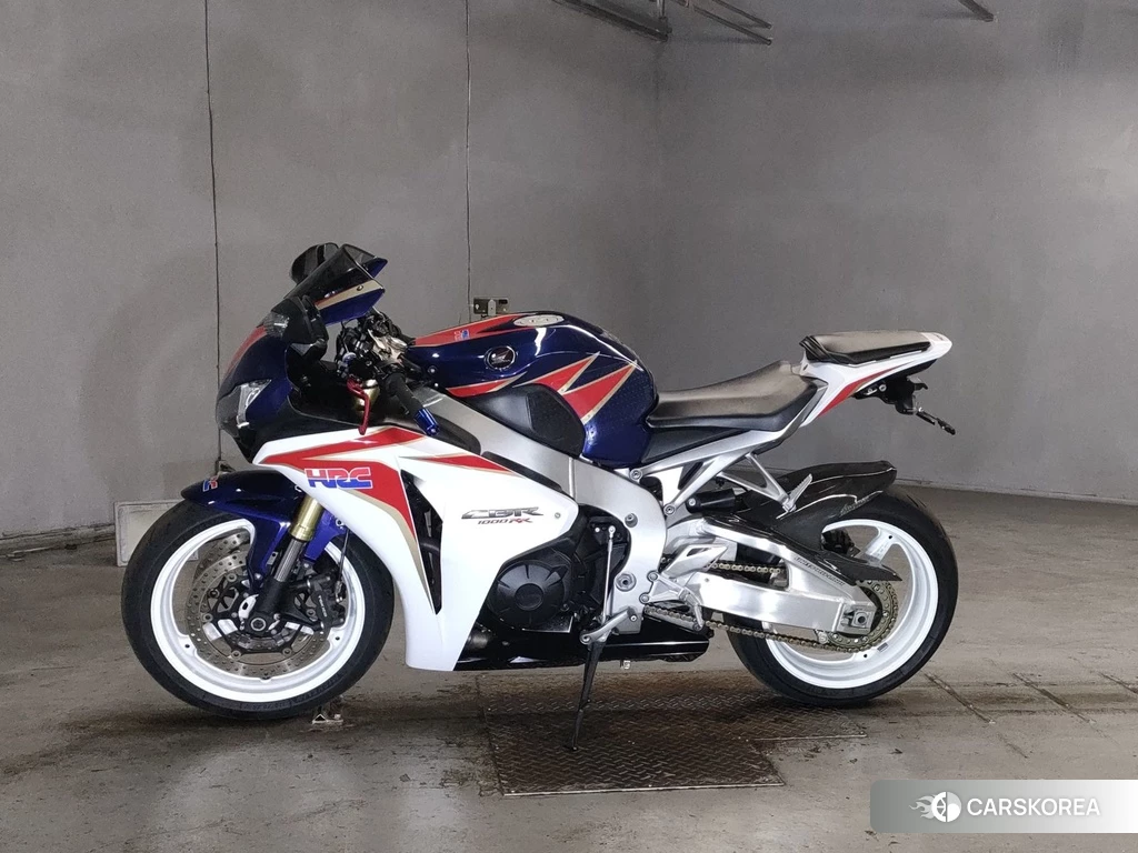 Проданный Honda CBR1000RR 2011 из Японии