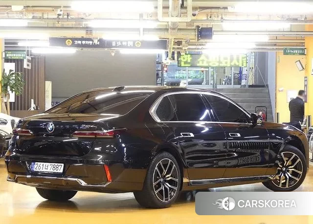 BMW 7 Series (G70) id 3732505 из Кореи 12