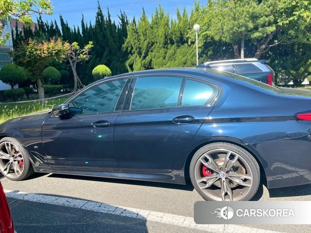 BMW 5 Series (G30) 2023 Черный из Кореи, фото 2