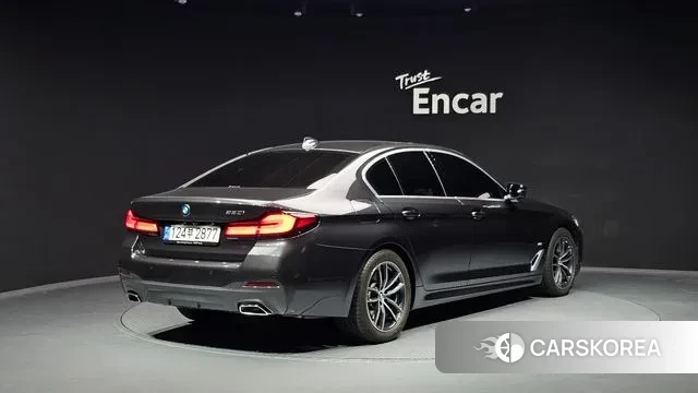 BMW 5 Series (G30) id 3348731 из Кореи 12