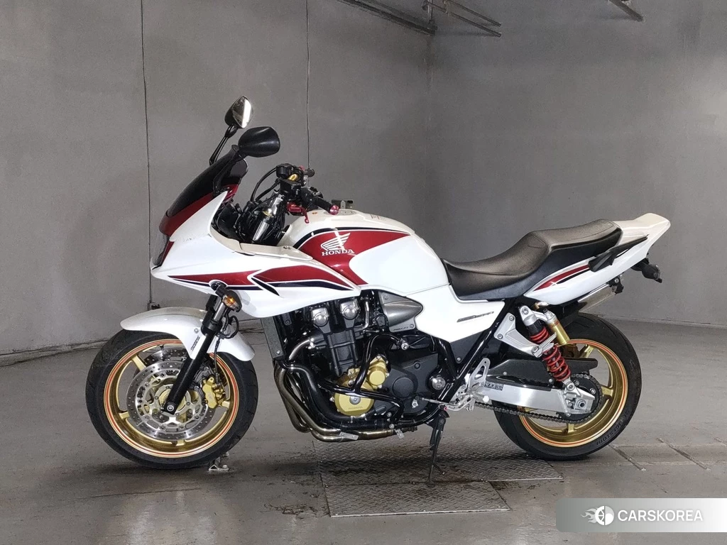 Проданный Honda CB1300SF BOLDOR 2012 из Японии, фото 2