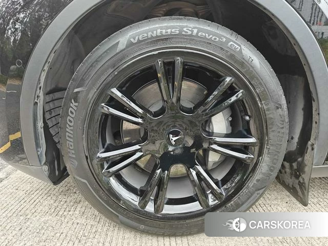 Tesla Model Y 2023 Черный из Китая, фото 6