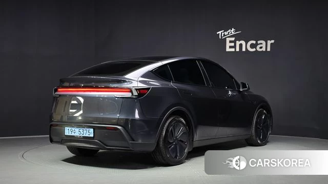 Tesla Model Y id 4584193 из Кореи 12