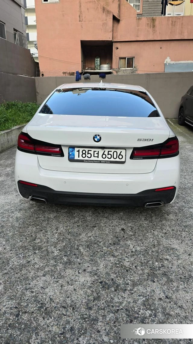 BMW 5 Series (G30) 2022 Белый из Кореи, фото 2