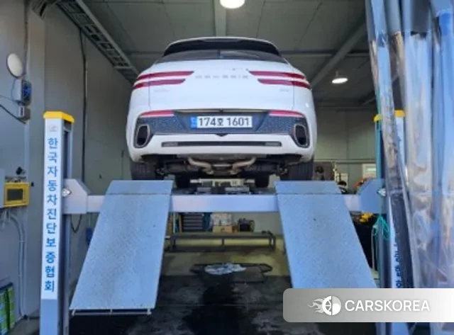 Genesis GV70 2022 Белый из Кореи, фото 2