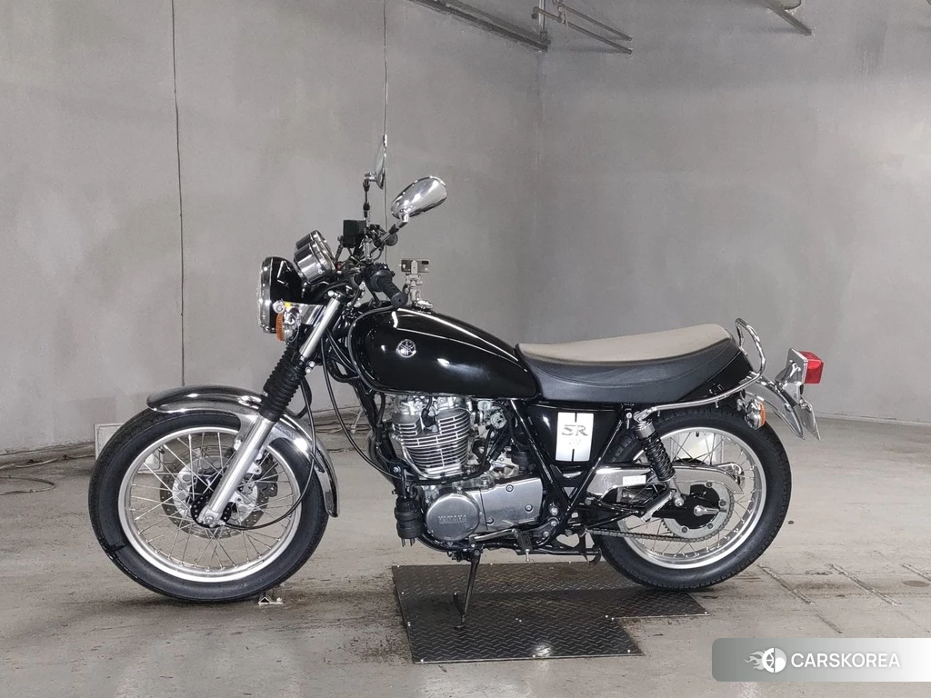 Проданный Yamaha SR 400 2020 из Японии, фото 2