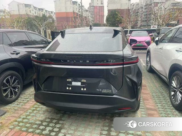 Lexus RZ 2023 Черный из Китая, фото 2