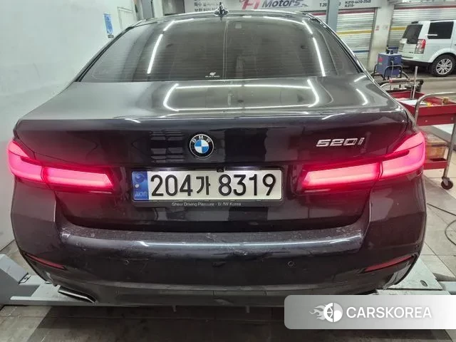 BMW 5 Series (G30) 2021 Черный из Кореи, фото 2