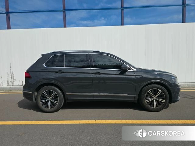 Volkswagen Tiguan second Generation 2018 Серый из Кореи, фото 2