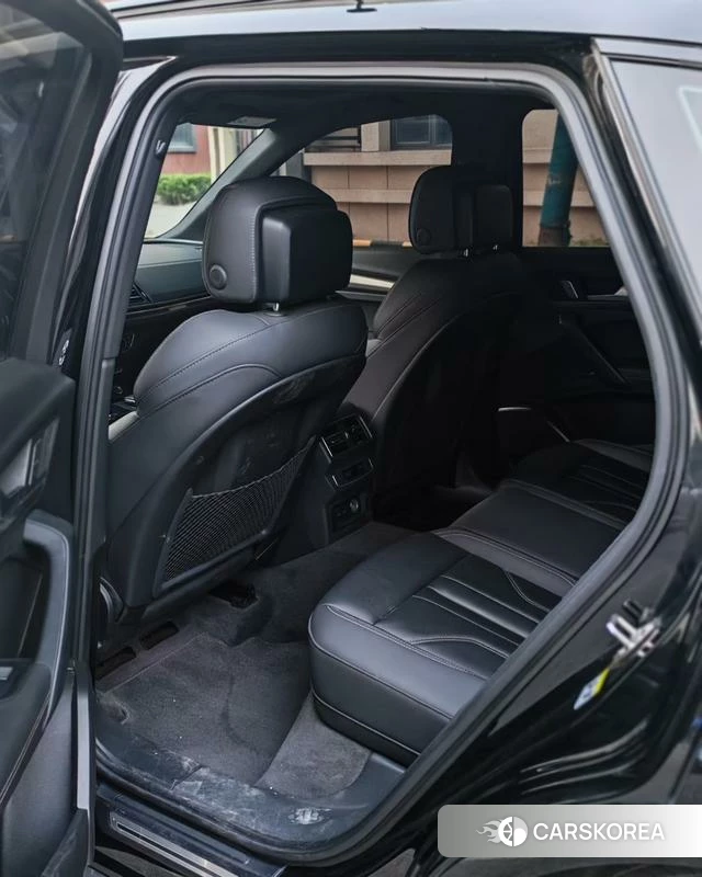 Audi Q5L 2024 Черный из Китая, фото 2