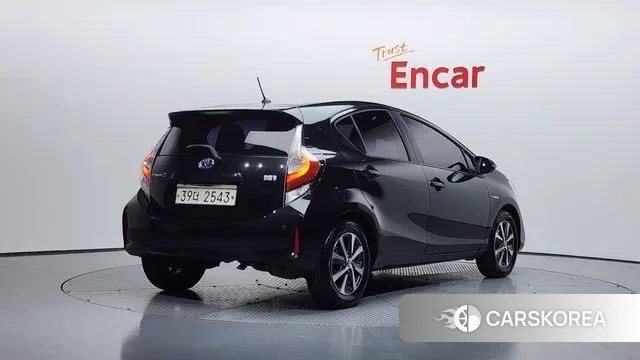 Toyota Prius C id 3500077 из Кореи 12