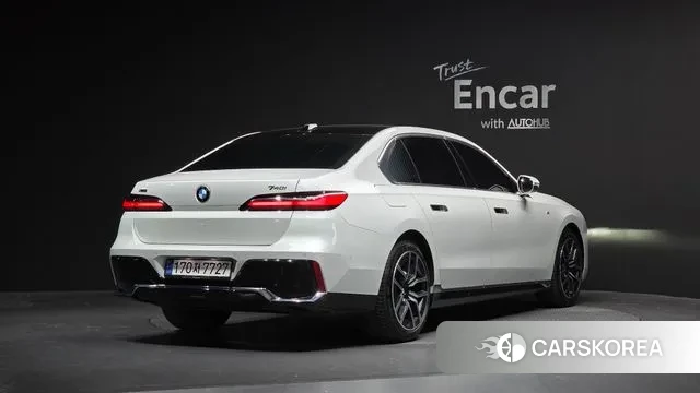 BMW 7 Series (G70) id 3555104 из Кореи 12