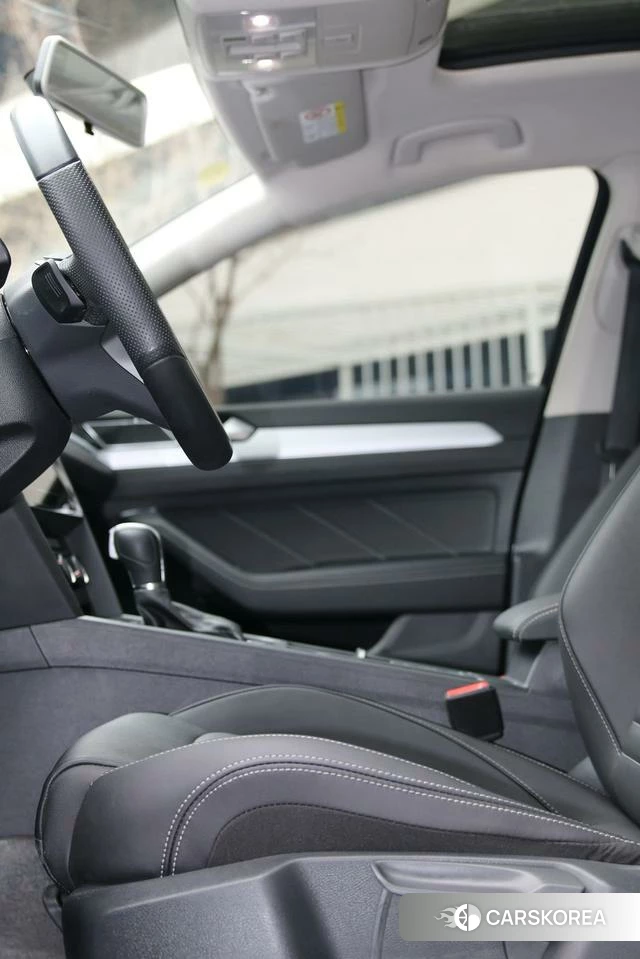Volkswagen Magotan 2025 Черный из Китая, фото 2