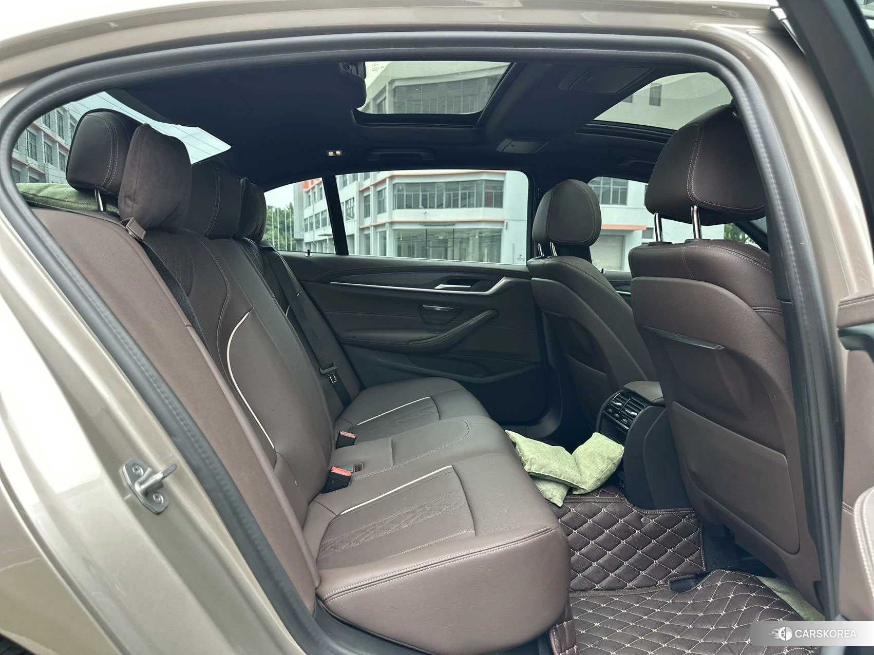 BMW 5 series 2020 Серебристо-серый из Китая, фото 4