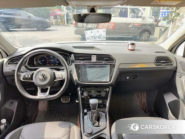 Volkswagen Tiguan L 2021 Белый из Китая, фото 2