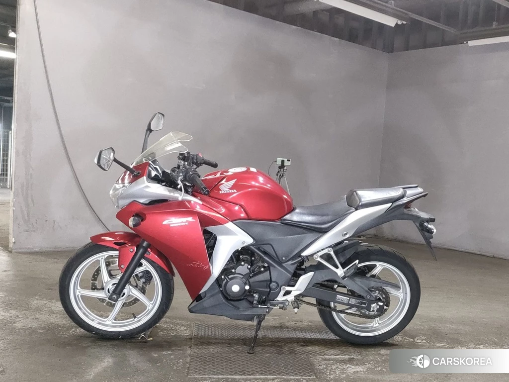Проданный Honda CBR250R 2011 из Японии
