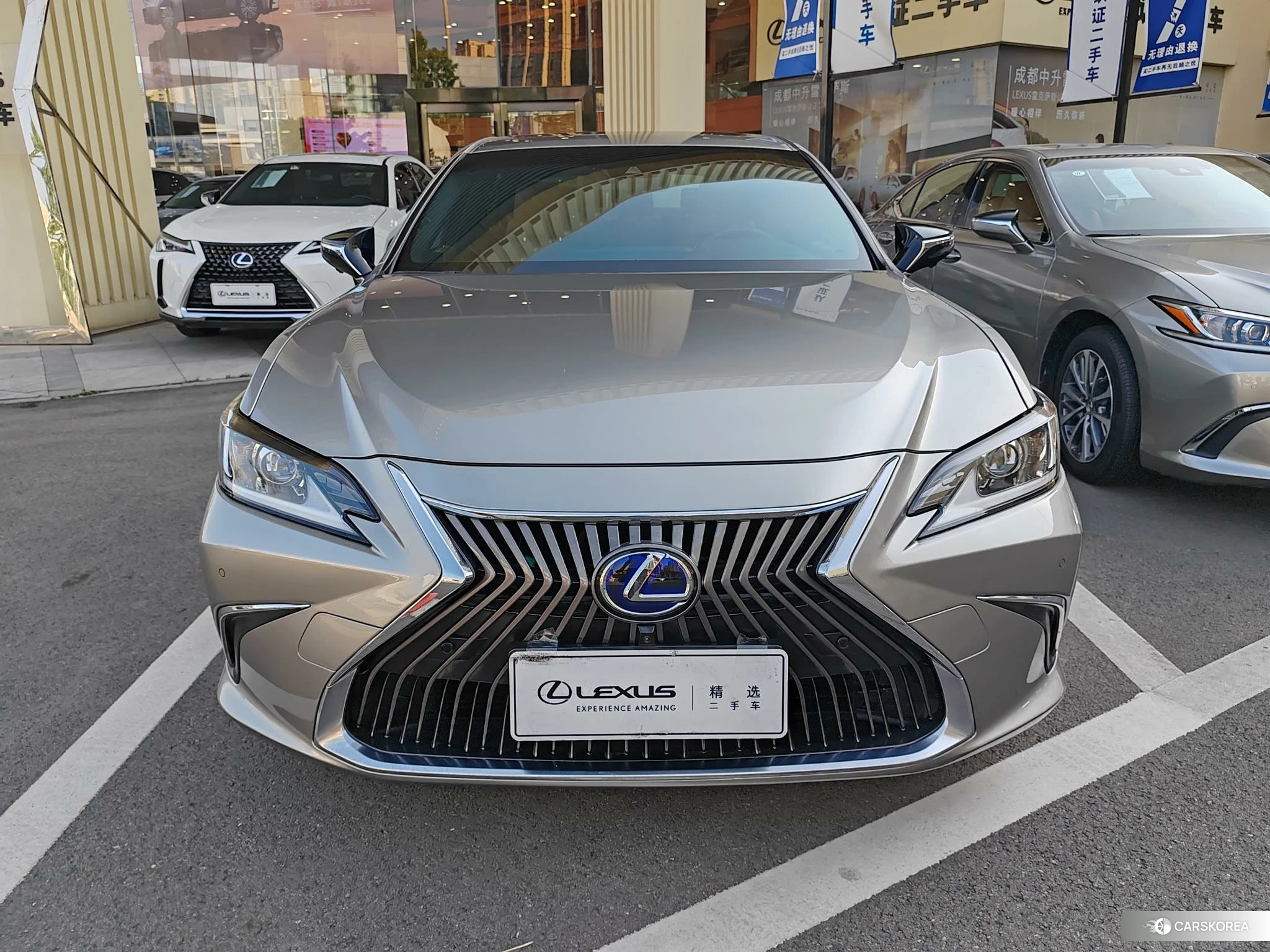 Lexus ES 2021 Серебристо-серый из Китая, фото 2
