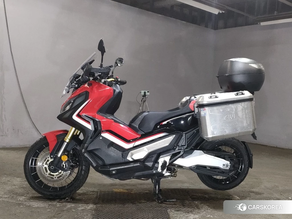 Проданный Honda X-ADV 750 2017 из Японии