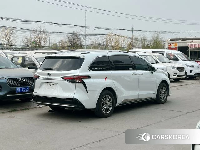 Toyota Saina 2023 Белый из Китая, фото 2