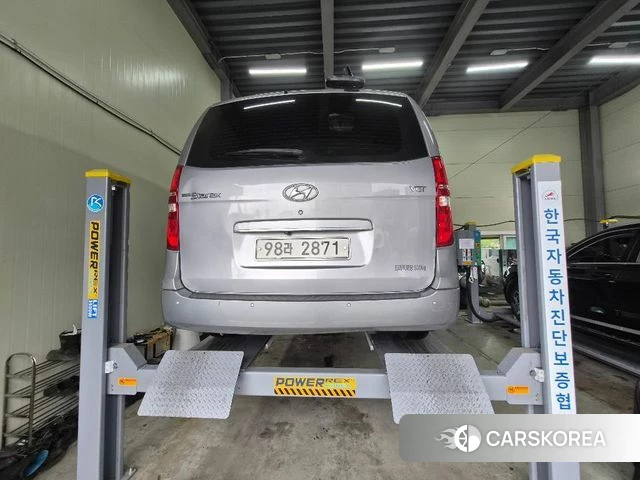 Hyundai The New Grand Starex 2018 Серебристо-серый из Кореи, фото 2