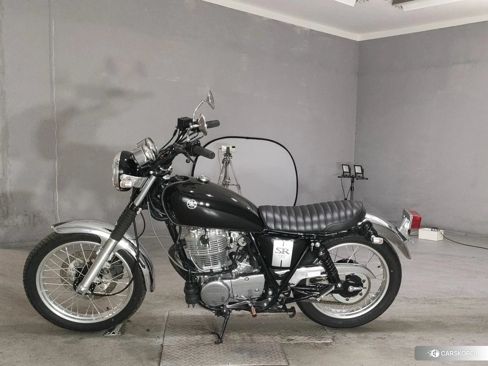 Проданный Yamaha SR 400 2019 из Японии