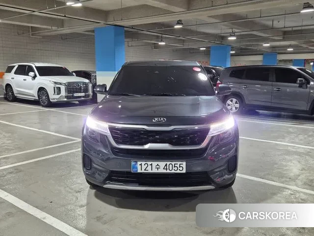 Kia Seltos 2021 Серый из Кореи, фото 2