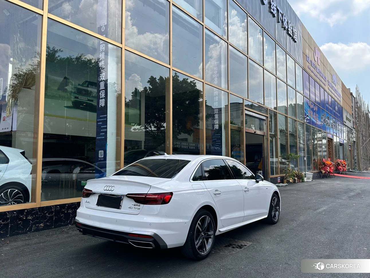 Audi A4L id 4432194 из Китая 11