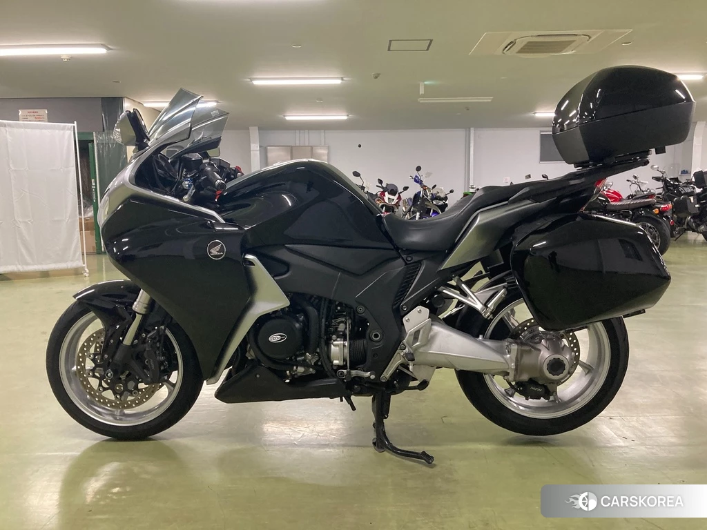 Проданный Honda VFR1200F 2011 из Японии