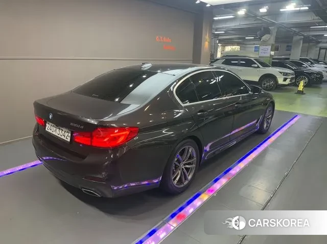 BMW 5 Series (G30) id 3772536 из Кореи 10