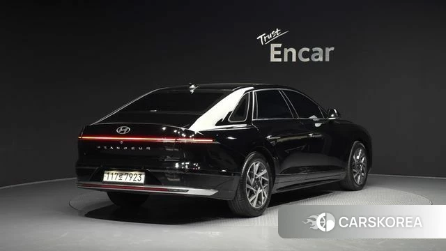 Hyundai Grandeur (GN7) id 3811821 из Кореи 12