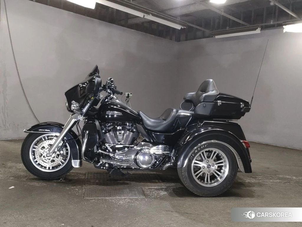 Проданный OTHER HARLEY FLHTCUTG1870 TRIKE 2018 из Японии
