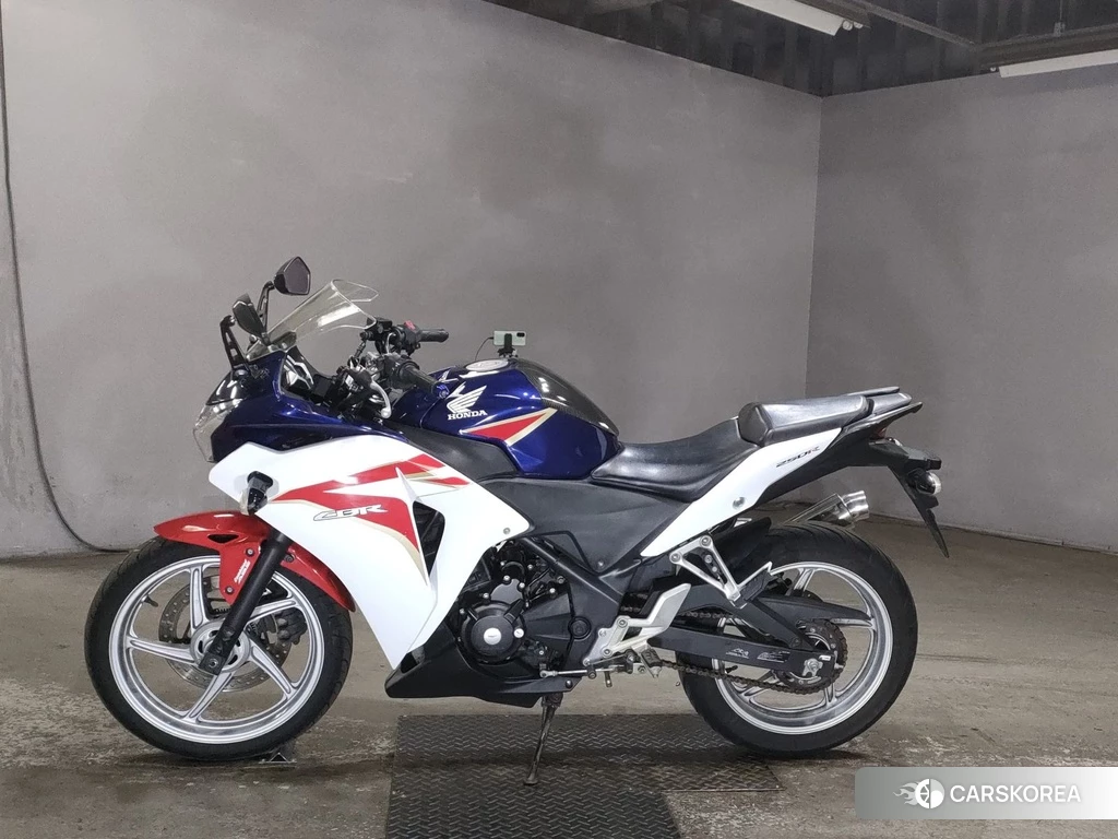 Проданный Honda CBR250R 2011 из Японии