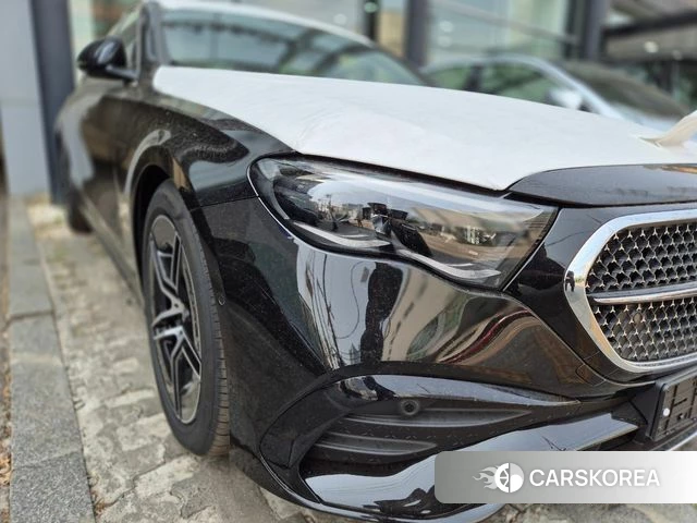 Mercedes-Benz E-Class W214 2026 Черный двухцветный из Кореи, фото 2