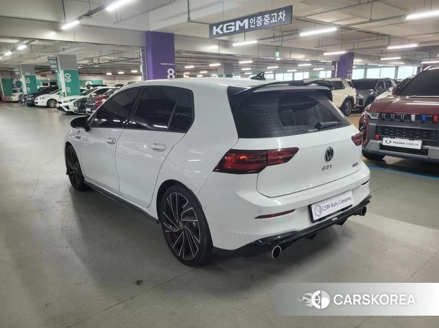 Volkswagen Golf 8th Generation 2024 Белый из Кореи, фото 2