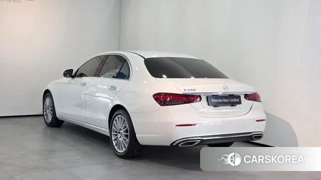 Mercedes-Benz E-Class W213 2021 Белый из Кореи, фото 5