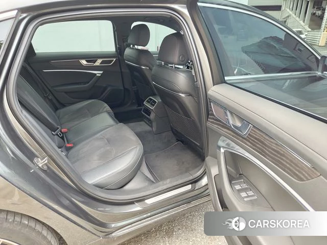 Audi A6L id 4290040 из Китая 9