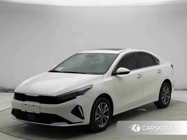 Kia K3 2023 Белый из Китая, фото 2