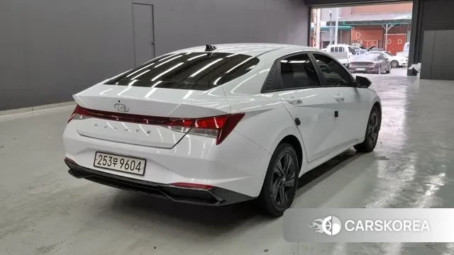 Hyundai Avante Hybrid (CN7) id 3003857 из Кореи 10