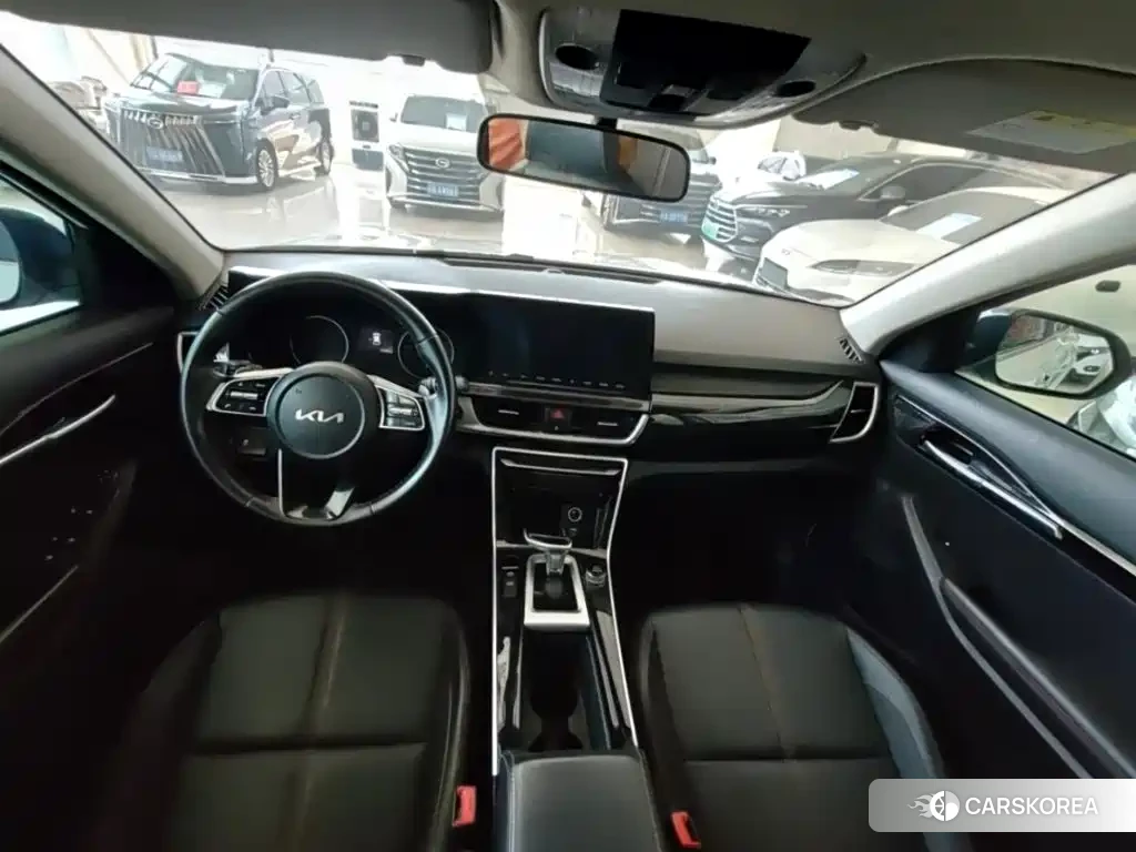 Kia KX3 2022 Белый из Китая, фото 2