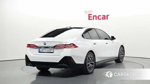 BMW 5 Series (G60) id 4279895 из Кореи 12