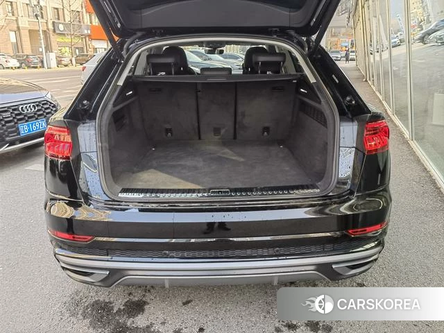 Audi Q8 2024 Черный из Китая, фото 2