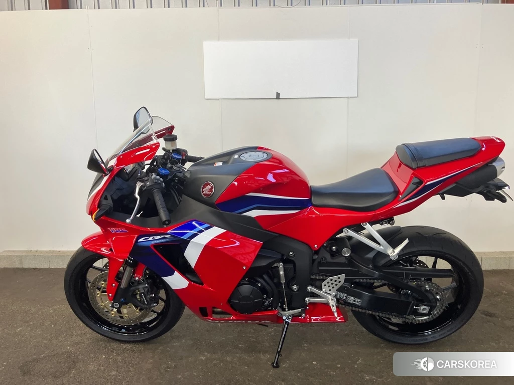 Проданный Honda CBR600RR ABS 2023 из Японии, фото 2