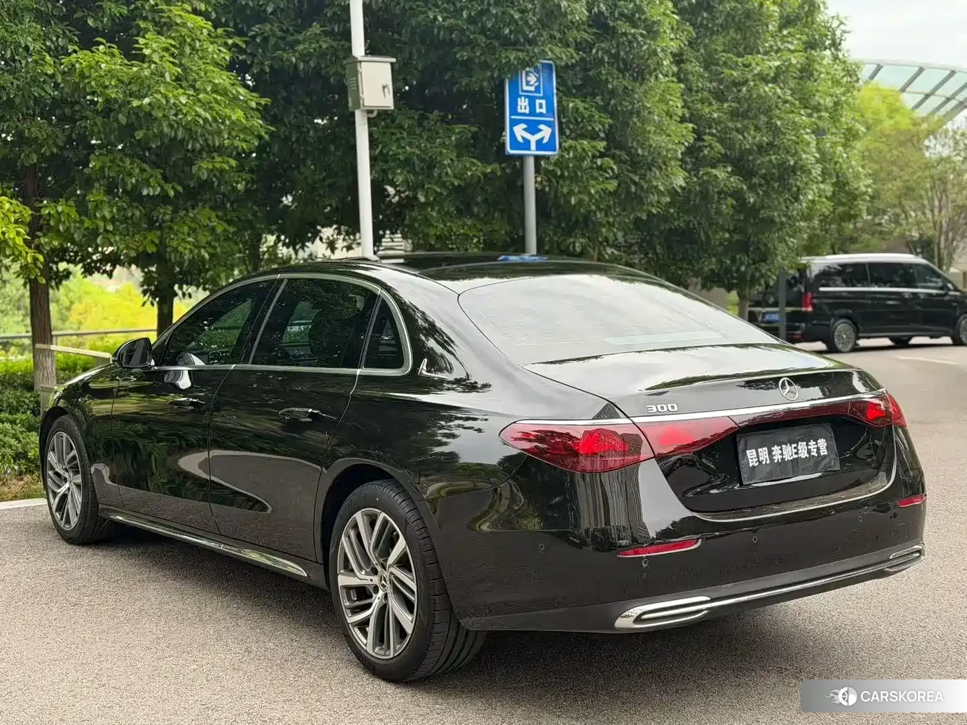 Mercedes-Benz E-Class 2024 Черный из Китая, фото 2