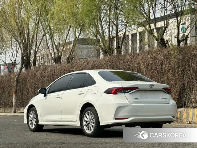 Toyota Corolla 2022 Белый из Китая, фото 2